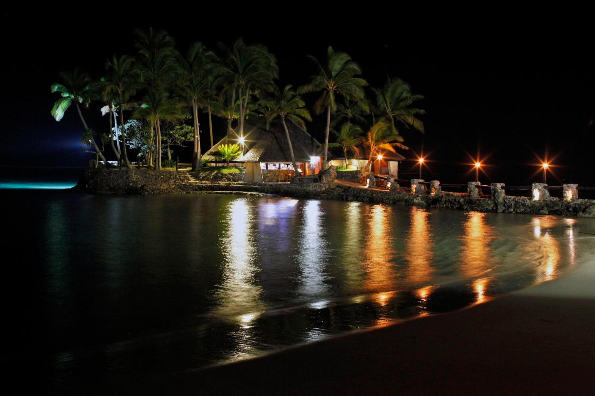Hotel The Warwick Fiji Korolevu  Exterior foto Night view of the beach
