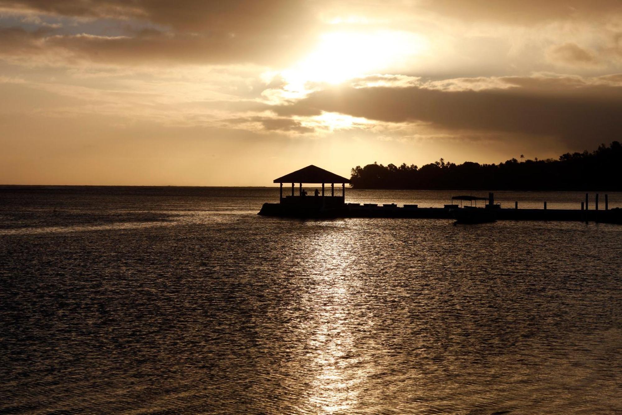 Hotel The Warwick Fiji Korolevu  Exterior foto Sunset at the beach