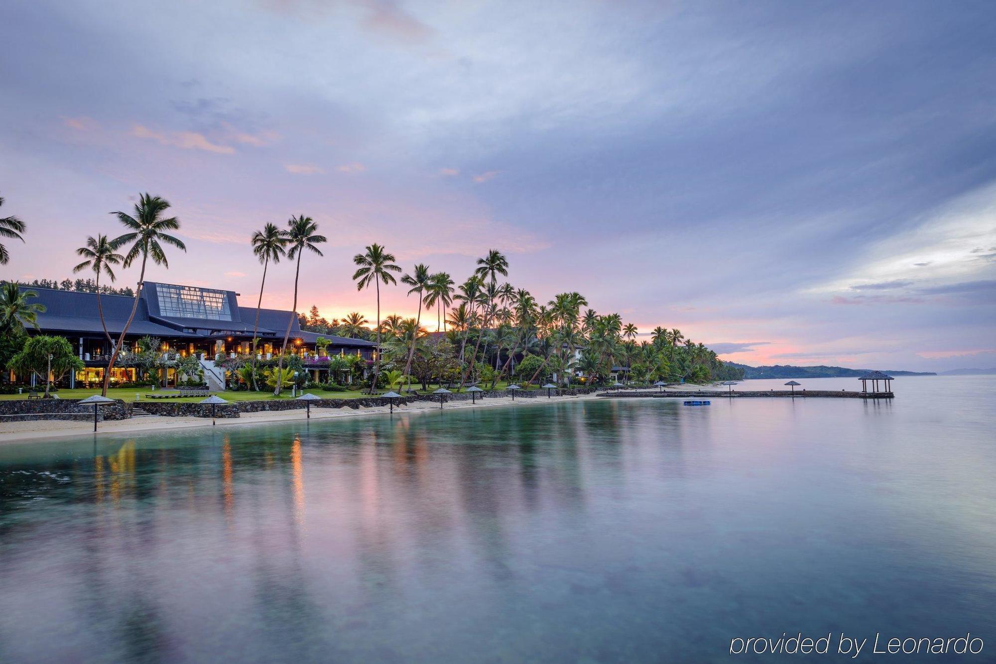 Hotel The Warwick Fiji Korolevu  Exterior foto Sunset at the Sheraton Resort