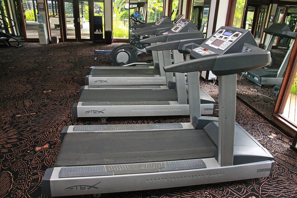 Hotel The Warwick Fiji Korolevu  Exterior foto Treadmills in a gym