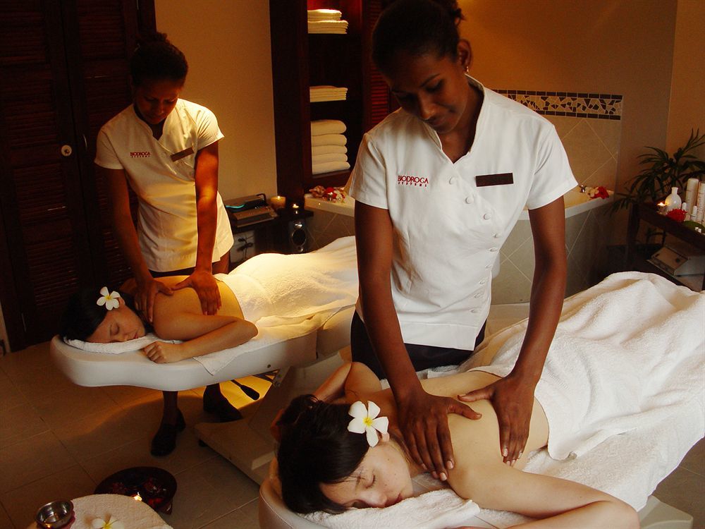 Hotel The Warwick Fiji Korolevu  Exterior foto Massage in Mauritius